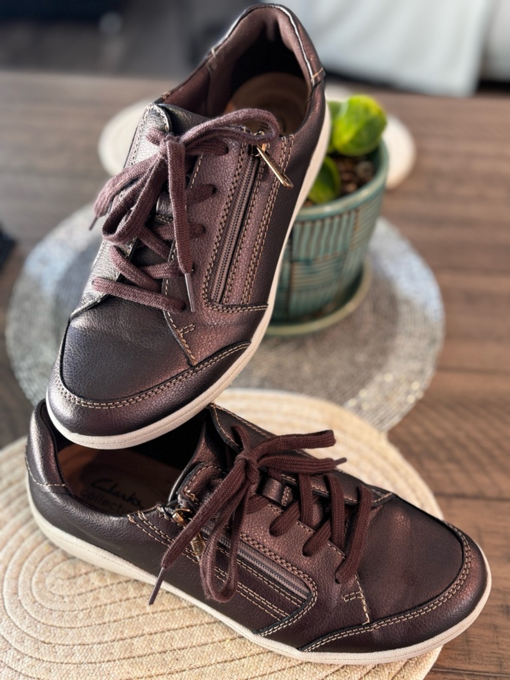 Clarks Women Collection Bryianna Bayla trainers in Bronze Metallic Leather - Picture 7 of 9